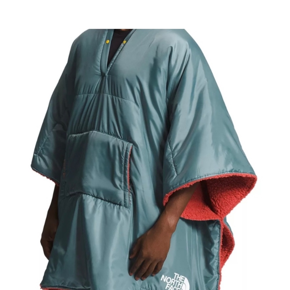 The North Face Wawona Fuzzy Blanket (BNWT) - Picture 12 of 12